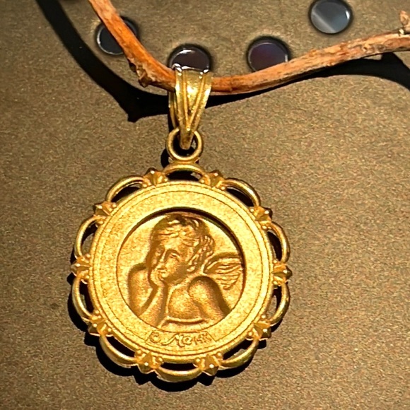 14k Angel Disc Charm - Picture 4 of 6